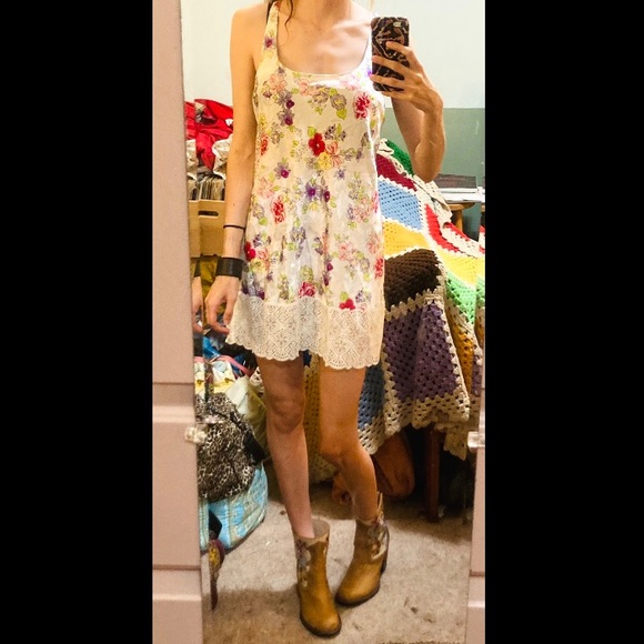 Victoria’s Secret Gold Label Floral Lace Trim Slip - Picture 6 of 8